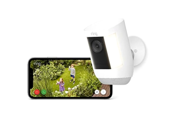Ring Introducerar Ring Spotlight Cam Pro Battery från Amazon | 1080p HD-video med HDR, rörelsedetektion i 3D, fågelperspektiv, LED-spotlights, gör-det-själv-installation