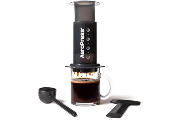 Aerobie AeroPress Original Coffee Press – 3‑i‑1‑bryggmetod som kombinerar French Press, espresso och fylligt kaffe utan sump eller bitterhet; liten, bärbar kaffebryggare för camping och resor.