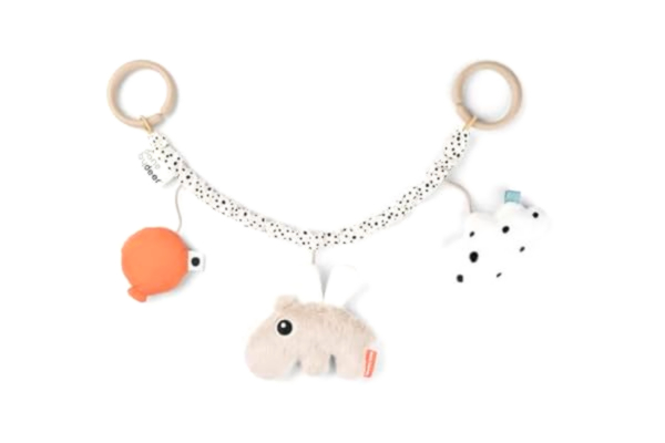 Done By Deer Done by Deer barnvagnskedja Happy Clouds Sand