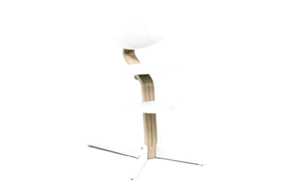 Stokke Chaise Stokke Nomi, Blanc - Le siège qui encourage l’assise active - Réglage facile sans outils - Comprend un repose-pieds stable et des roues anti-basculement - Supporte jusqu’à 150 kg