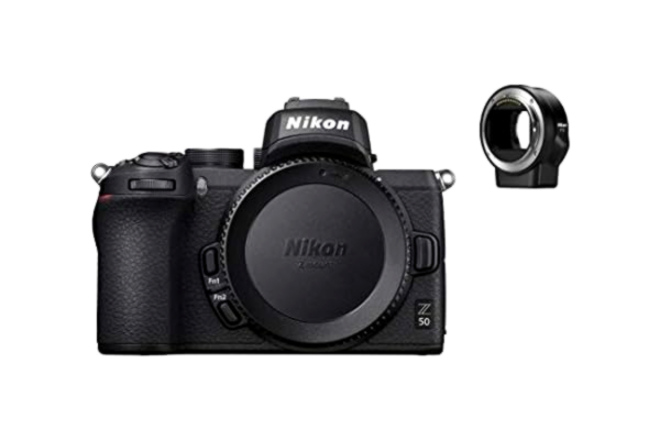 Nikon  Z 50 compact systeemcamera + FTZ vatting adapter - 20,9 MP DX-formaat sensor - Grote Z lens vatting voor hoogste kwaliteit beelden - Elektronische zoeker - 4K video - VOA050K003, zwart