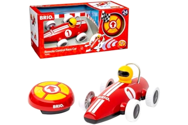 BRIO  30388 Fjärrstyrd racerbil | R/C Race Car. 2 delar. Batteridriven racerbil med fjärrkontroll. Från 24 månader. Perfekt för det lilla barnet.