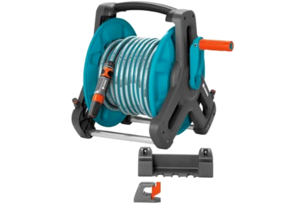 Gardena  Classic slanghållare för väggmontering 50 sats: Flyttbar slanghållare, platsbesparande väggmontering, löstagbar, med 20 m slang, munstycke och systemdelar (8009-20)