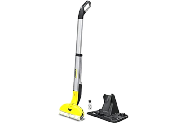 Kärcher  EWM 2 elektrisk mopp - slipp vanligt moppande och tråkig skrubbning av golv, 1 par universalvalsar, 30 ml golvrengöring Universal RM 536, Ytkapacitet upp till 60 kvm, ca 20 minuters laddtid