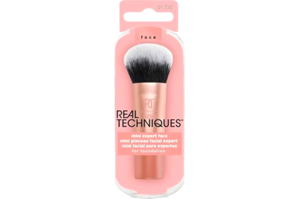 Real Techniques  Mini resestorlek expert ansikte makeup borste för foundation (förpackning och handtagsfärg kan variera), 1 St