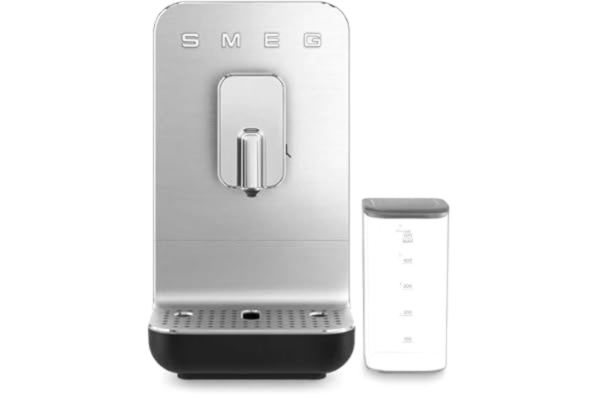 SMEG Smeg Täysautomaattinen espressokeitin, musta