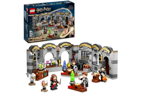 LEGO  Harry Potter Hogwarts slott: lektion i trolldryckskonst Lekset, Byggleksak med klassrum med minifigurer, Trollkarlsleksak för barn, Magisk presentidé för flickor, pojkar och fans från 8 år 76431