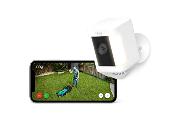 Ring Introducerar Ring Spotlight Cam Plus Battery från Amazon | 1080p HD-video, tvåvägssamtal, nattseende med färg, LED-spotlights, siren, gör-det-själv-installation