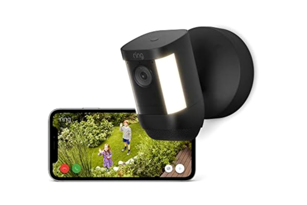 Ring  Spotlight Cam Pro Wired från Amazon | 1080p HD-video med HDR, 3D rörelseavkänning, fågelperspektiv, LED-spotlights, kabelansluten installation