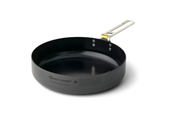 Sea to Summit  – Frontier Pan – ultralätt campingpanna 20 cm – 1 till 2 personer – stekpanna med non-stick-beläggning och klicksäkert handtag – tillverkad av hårdanodiserad aluminium – 366 g
