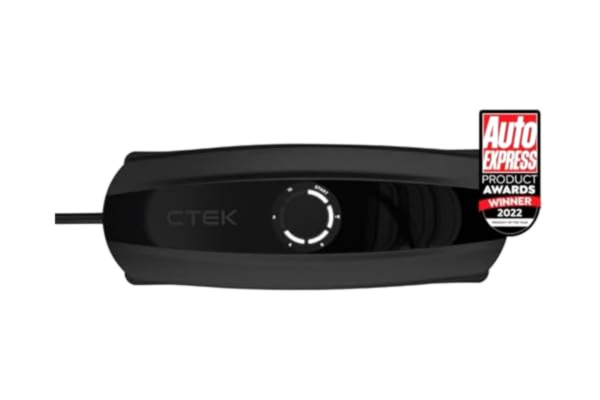 CTEK  CS ONE, Batteriladdare 12V, Smart Batteriladdare, Batteriladdare Bil Och MC, Underhållsladdare Bilbatteri Med Adaptiv Laddning, App, Recond-, Wake Up- Och Supply Mode Och Polaritetsfria Klämmor