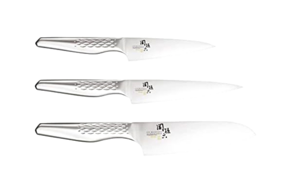 KAI  Seki Magoroku Shoso Knivar, set om 3 – universalkniv 12 cm, universalkniv 15 cm, Santoku 16,5 cm – 5CR15MoV stål 56 (±1) HRC – 18–8 rostfritt stål handtag diamantmönster – Tillverkad i Japan